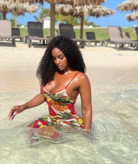 Amara La Negra