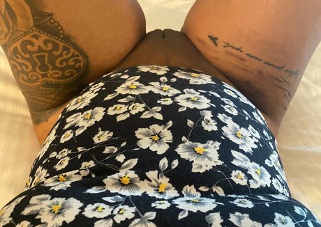 Photo nue de fuite OnlyFans de Allysquirtss