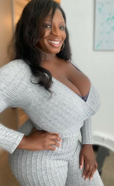 Photo nue de fuite OnlyFans de Tyrabeckybuilt