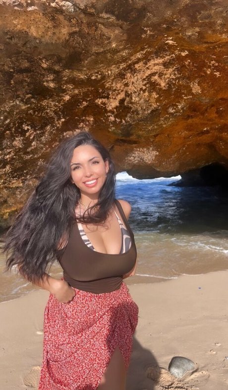 Photo nue de fuite OnlyFans de Tara Yazdi