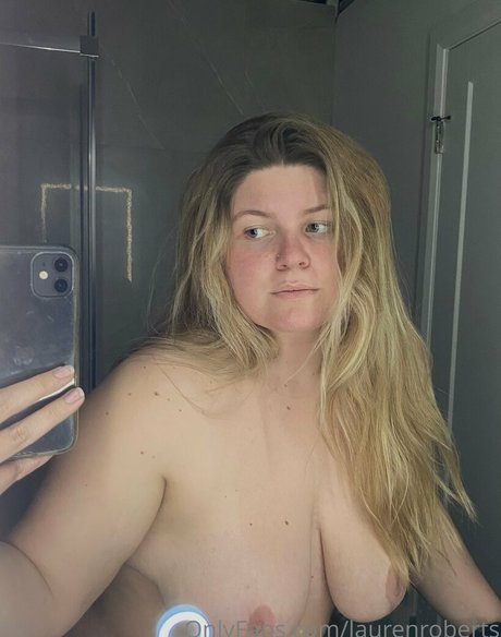 Photo nue de fuite OnlyFans de Laurenroberts