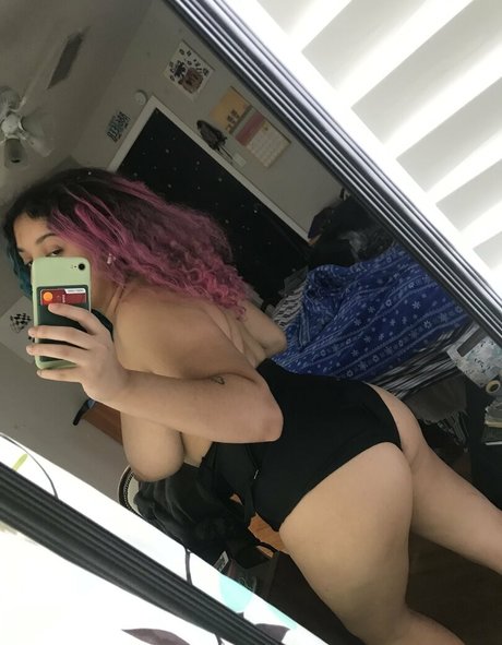 Photo nue de fuite OnlyFans de Itselliemay