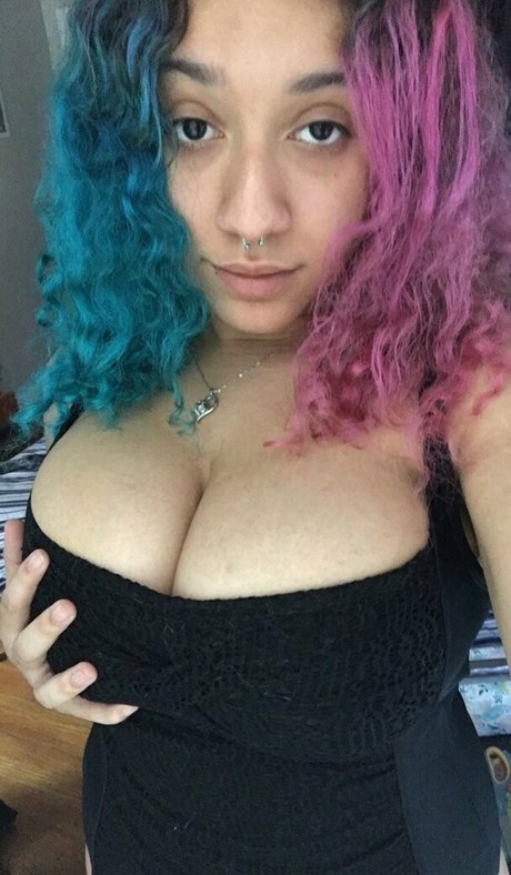 Photo nue de fuite OnlyFans de Itselliemay