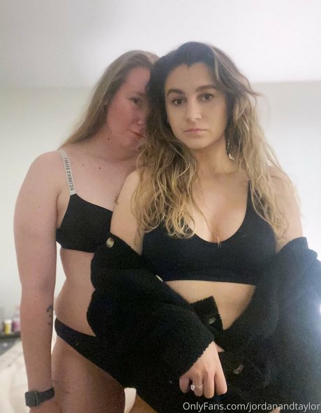 Photo nue de fuite OnlyFans de Jordanandtaylor