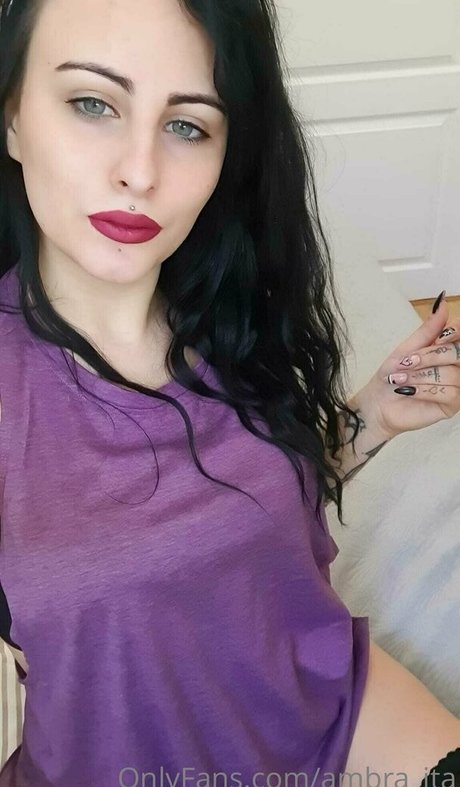 Photo nue de fuite OnlyFans de Ambraita