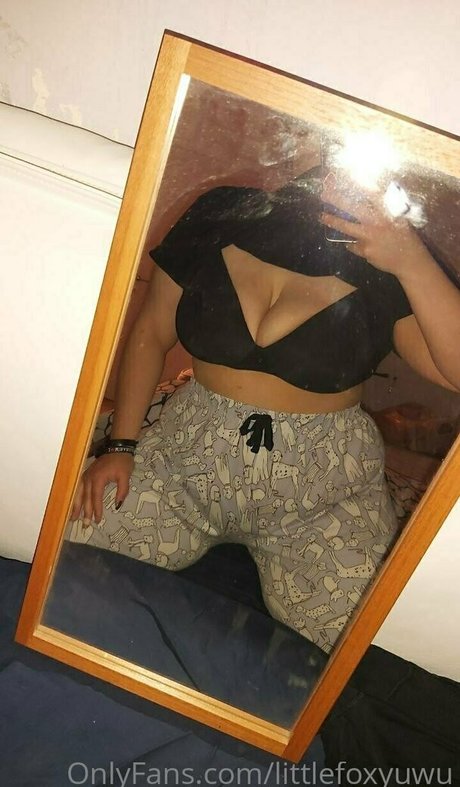 Photo nue de fuite OnlyFans de Littlefoxyuwu