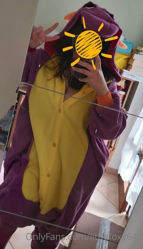 Photo nue de fuite OnlyFans de Littlefoxyuwu
