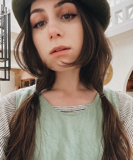 Photo nue de fuite OnlyFans de Dodie Clark