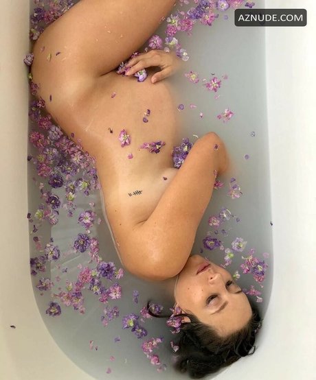 Troian Bellisario