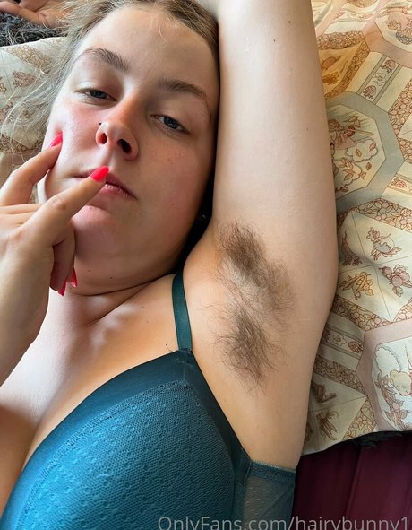 Photo nue de fuite OnlyFans de Hairybunny1