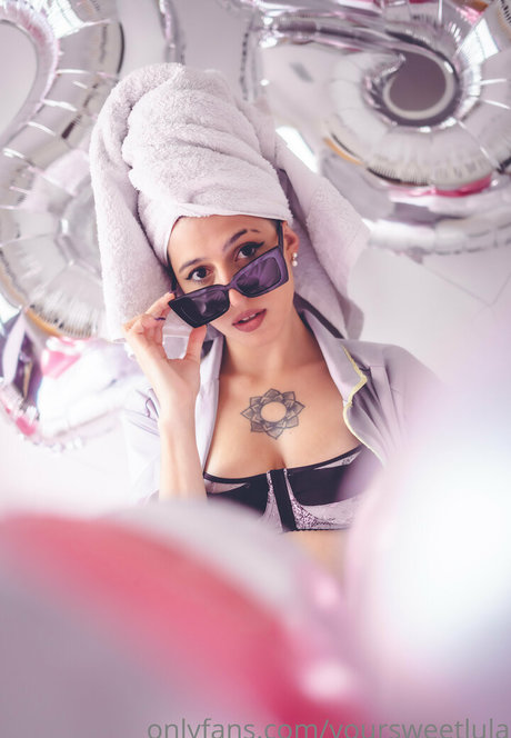 Photo nue de fuite OnlyFans de Hotsweetlola