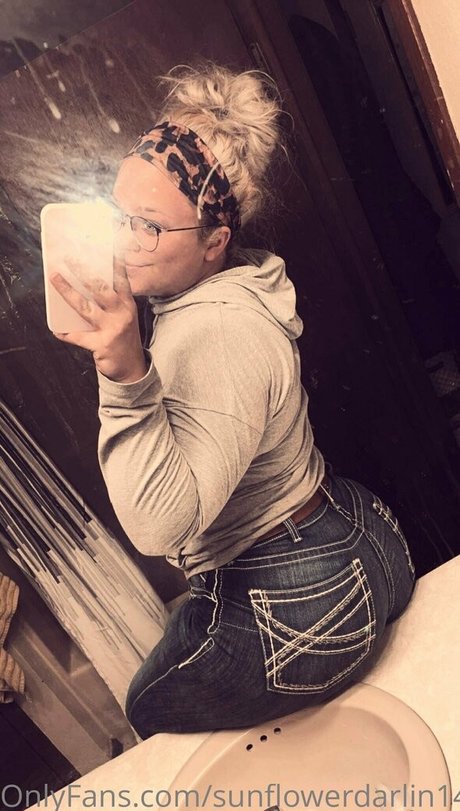 Photo nue de fuite OnlyFans de Sunflowerdarlin14