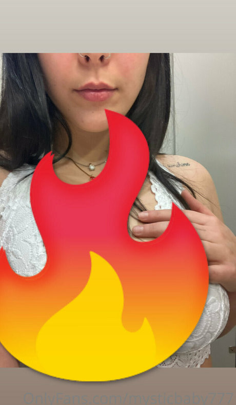 Photo nue de fuite OnlyFans de Mysticbaby777