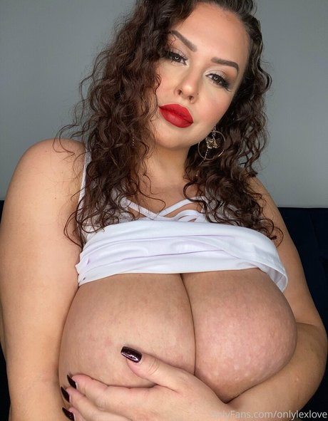 Photo nue de fuite OnlyFans de Onlylexlove
