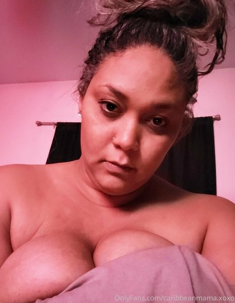 Photo nue de fuite OnlyFans de Caribbeanmamaxoxo