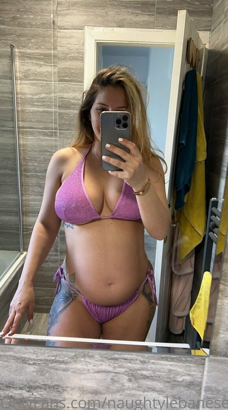 Photo nue de fuite OnlyFans de Naughtylebanese