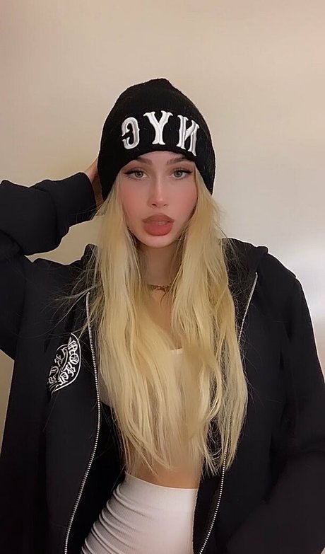 Photo nue de fuite OnlyFans de Dressupblondie