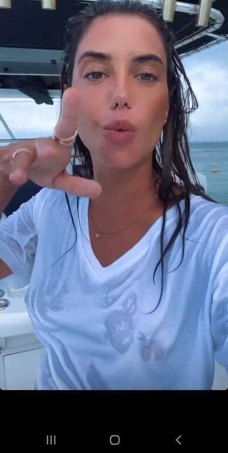 Photo nue de fuite OnlyFans de Julie Bertin
