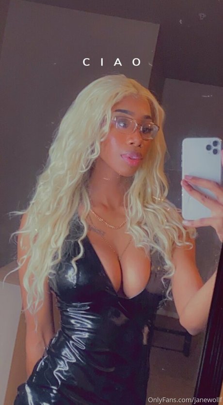 Photo nue de fuite OnlyFans de Womanflo