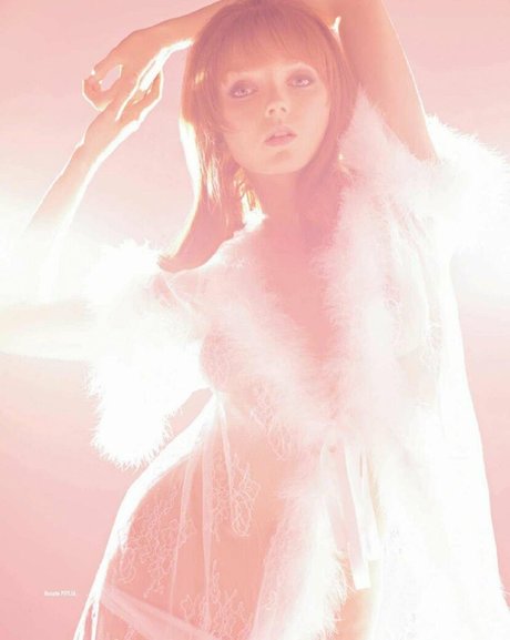 Photo nue de fuite OnlyFans de Lily Cole