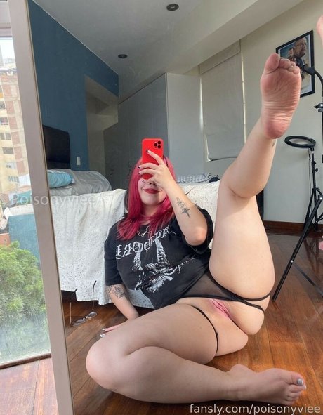 Photo nue de fuite OnlyFans de Poisonyviee