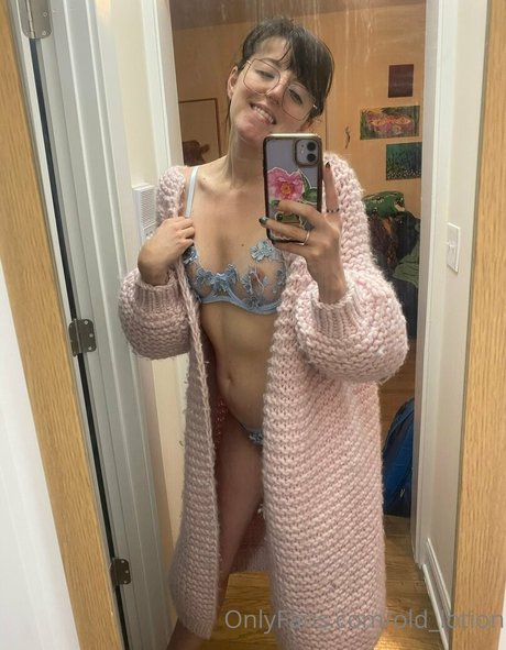Photo nue de fuite OnlyFans de Oldlotion