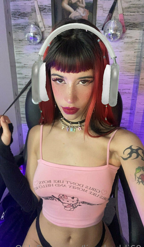 Photo nue de fuite OnlyFans de Lizzybaddi69
