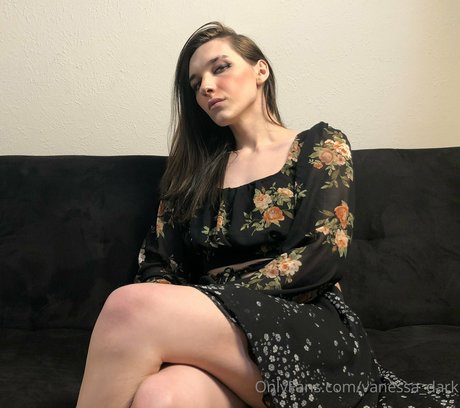 Vanessa_dark