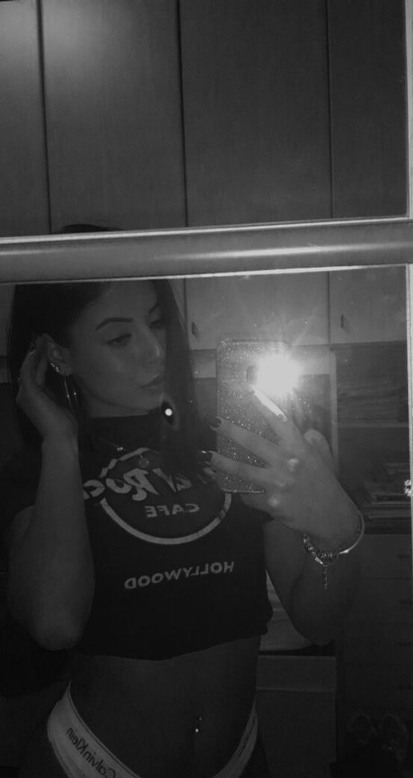 Photo nue de fuite OnlyFans de Marziabonelli