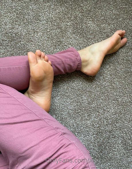 Photo nue de fuite OnlyFans de Xoxolovelyfeet