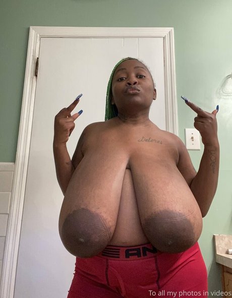 Photo nue de fuite OnlyFans de Famousstarkmarie