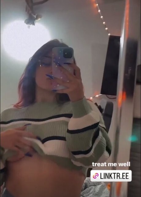 Photo nue de fuite OnlyFans de Oknessy