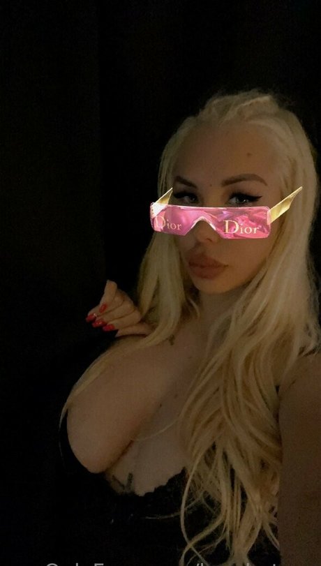 Kyra Hot