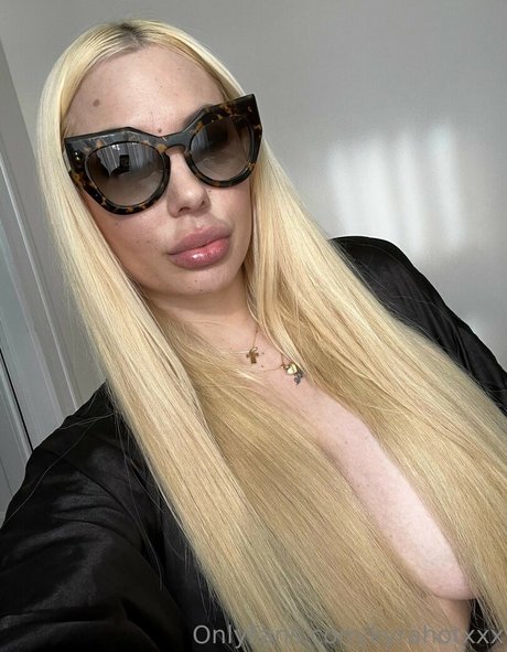 Kyra Hot