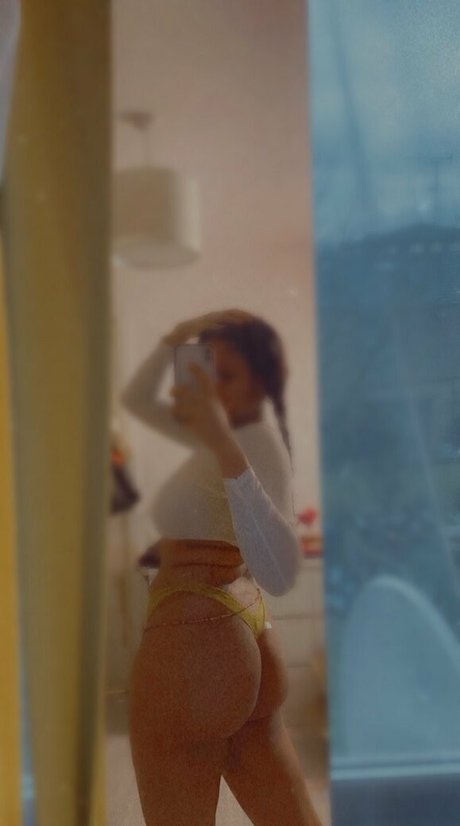 Photo nue de fuite OnlyFans de Lilacaramel