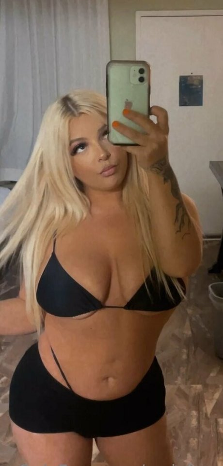 Photo nue de fuite OnlyFans de Rosiefree