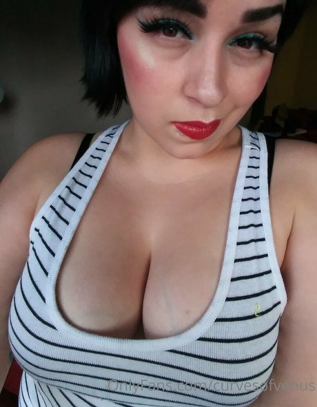 Photo nue de fuite OnlyFans de Curvesofvenus