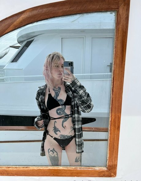 Photo nue de fuite OnlyFans de Tinich