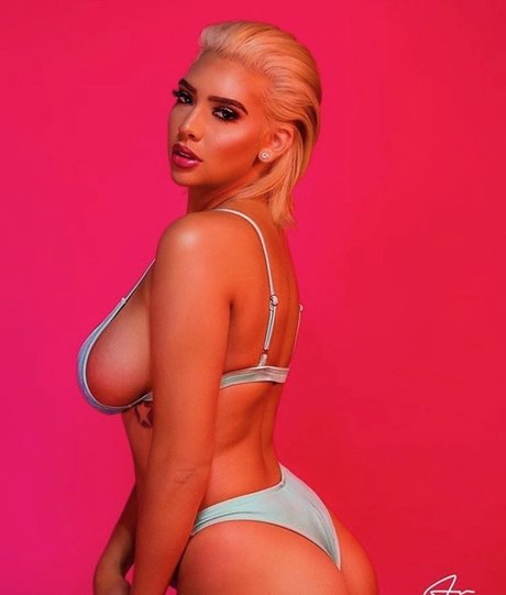 Photo nue de fuite OnlyFans de Annamariesarai