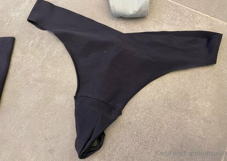 Photo nue de fuite OnlyFans de Buttstrutt