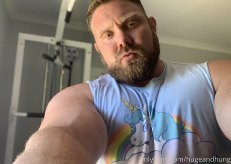 Photo nue de fuite OnlyFans de Hugeandhung