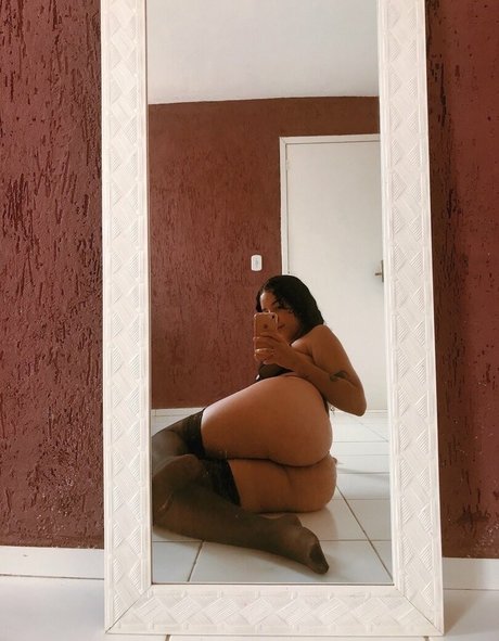 Photo nue de fuite OnlyFans de Badinfluenceisa