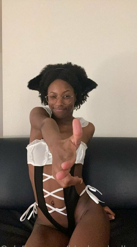 Photo nue de fuite OnlyFans de Blackandyellownsfw