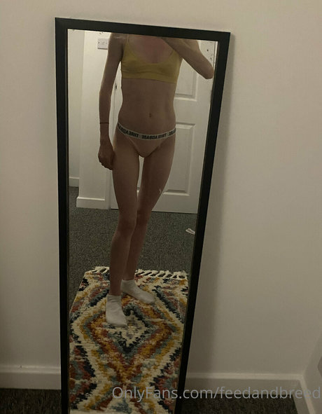 Photo nue de fuite OnlyFans de Feedandbreed
