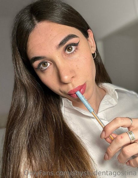 Shystudentagostina