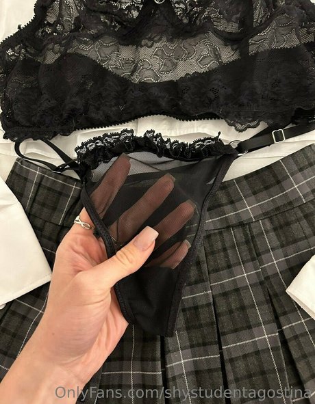 Photo nue de fuite OnlyFans de Shystudentagostina