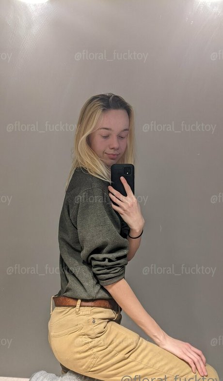 Photo nue de fuite OnlyFans de Floralfucktoy