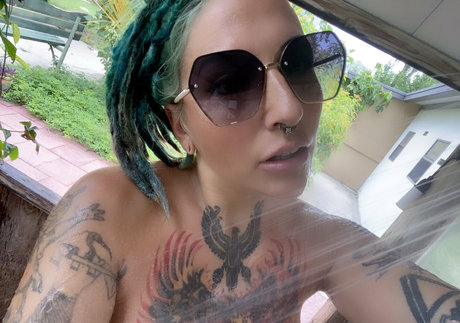 Nakedxzanthia