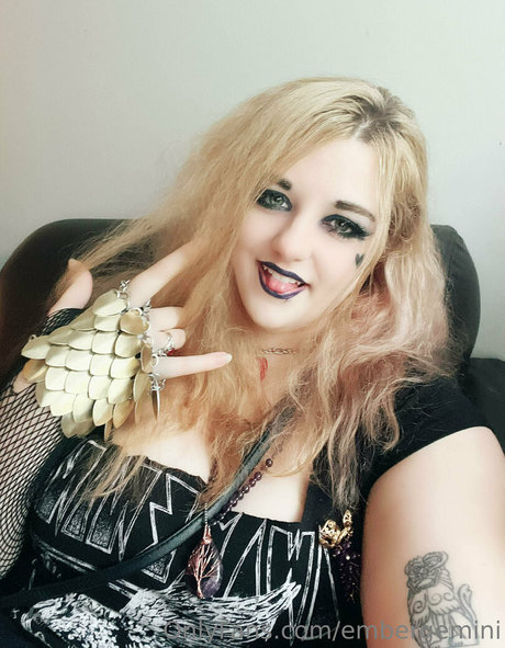 Photo nue de fuite OnlyFans de Embergemini