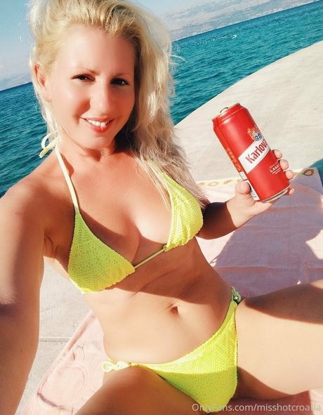Photo nue de fuite OnlyFans de Misshotcroatia